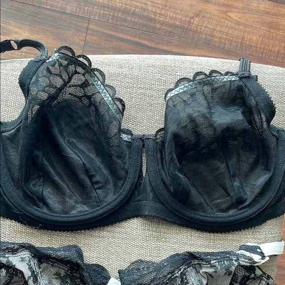 Elegant Black Lace Bras bundle - Picture 3 of 9